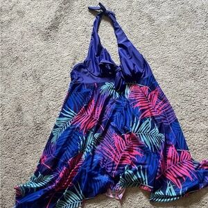 Women's Swim Top In Excellent Condition! Size Large (needs bottoms)